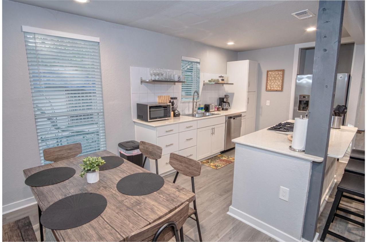 Stylish 4 Br2Ba Renovated Home Near Downtown San Antonio Exterior foto
